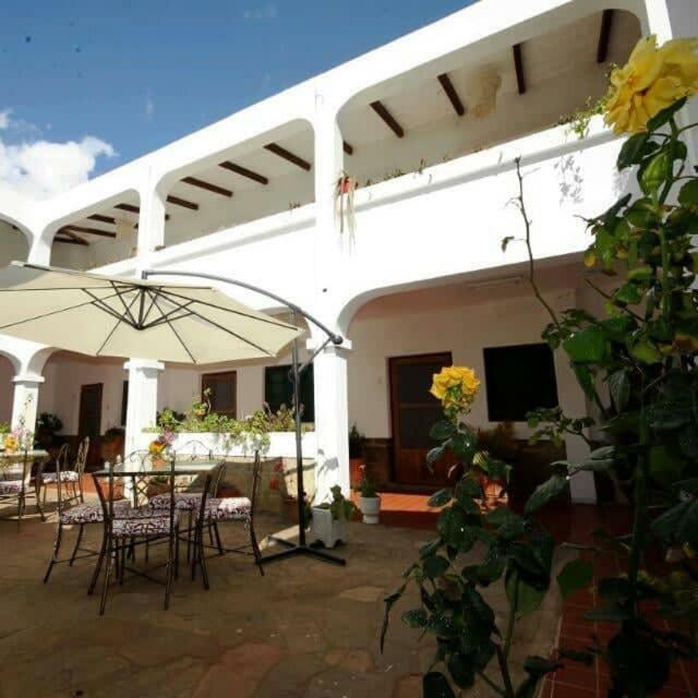 Hotel Casablanca Samaipata Exterior photo